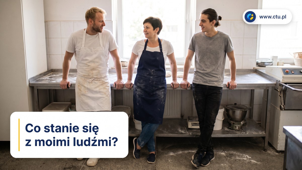 Troje pracowników niewielkiej piekarni rozmawia przy stole roboczym
